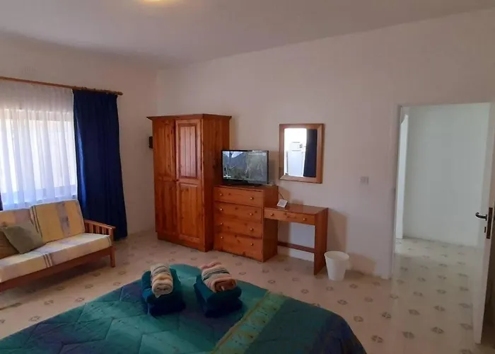 Villa Bronja Superior Airconditioned Studio Apartment In Xlendi